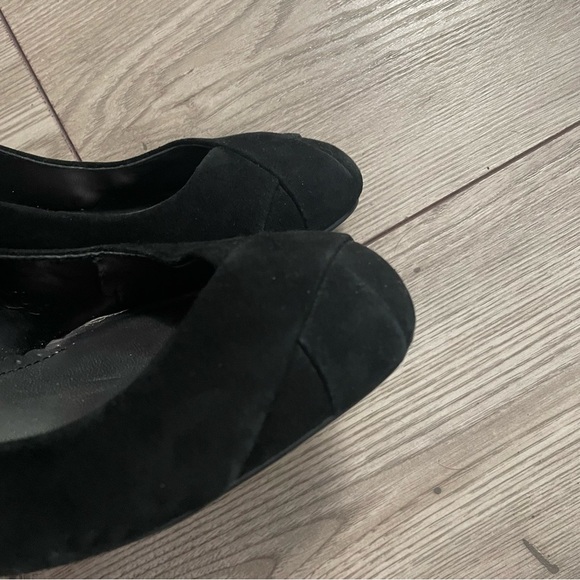 Naturalizer Black Suede Heels Size 6M - Picture 10 of 11